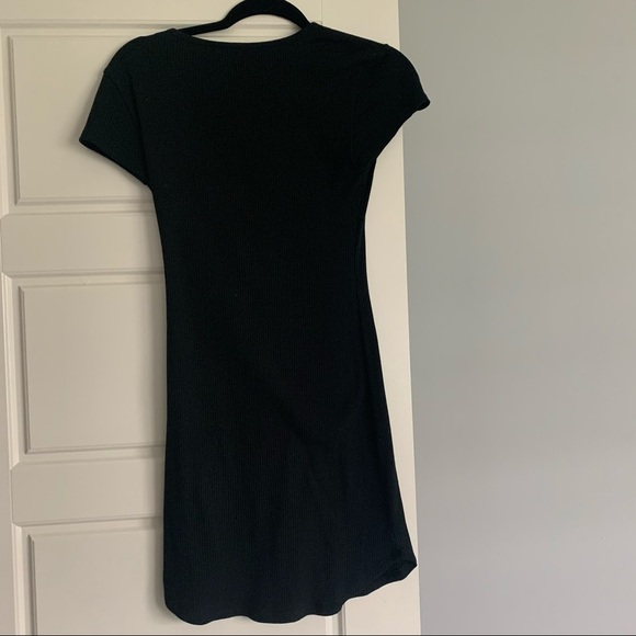 No boundaries black dress with laced up chest - Picture 3 of 3